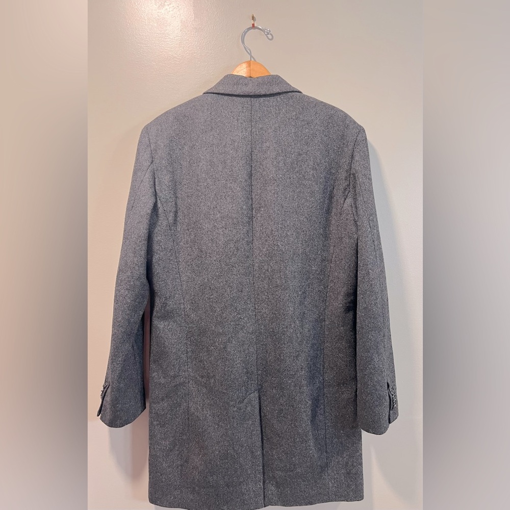 Banana Republic Men's Charcoal And Wool Blemd Top Coat 
Trench Coat
Size Medium - Picture 5 of 6